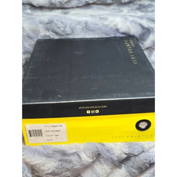 NWB Very Volatile Pullman Tan Suede Knit Collar Lace Up Hiker Boots PVV802 SZ 8 - Picture 9 of 9